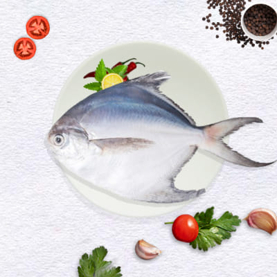 Sea Water Silver Pomfret Medium Cleaned, Gross 1 Kg, Net 850 g